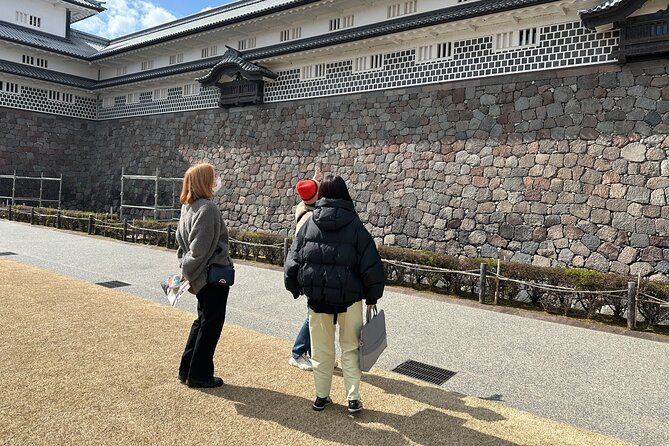 Private Walking Tour in Kanazawa With Local Guides