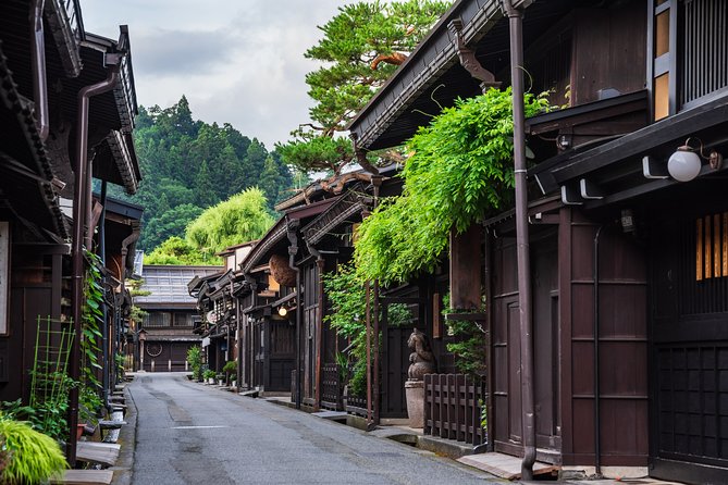 Romantic Tour In Takayama - Professional Local Guide Services