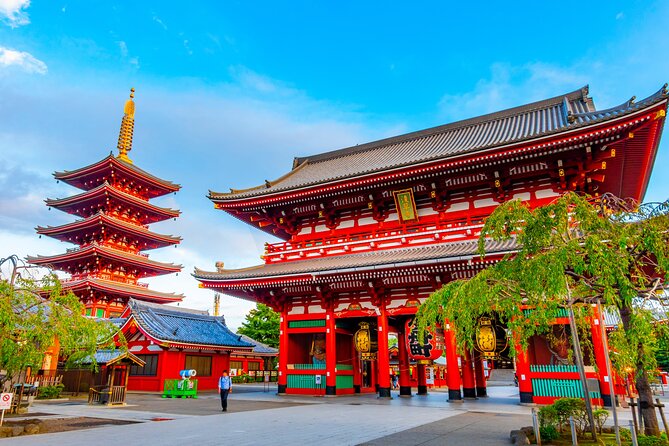 Tokyo Asakusa Tour and Shrine Maiden Ceremonial Dance Experience