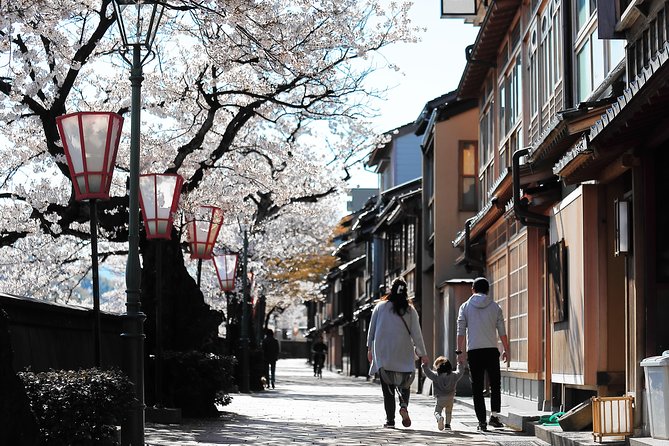 Kanazawa Private Half Day Tour Photoshoot Session by Professional Photographer - Places Visited