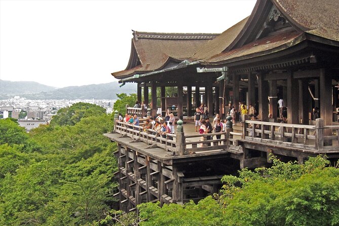 Kyoto's Higashiyama: Tradition, Art & Religion Tour - Pickup and Meeting Details
