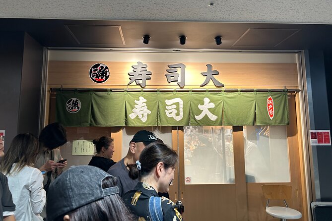 Toyosu and Tsukiji Morning Market With Government Licensed Guide - Pricing and Refund Policy