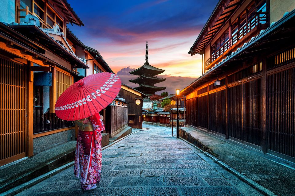 Kyoto: Gion District Guided Walking Tour at Night With Snack - Duration and Starting Times