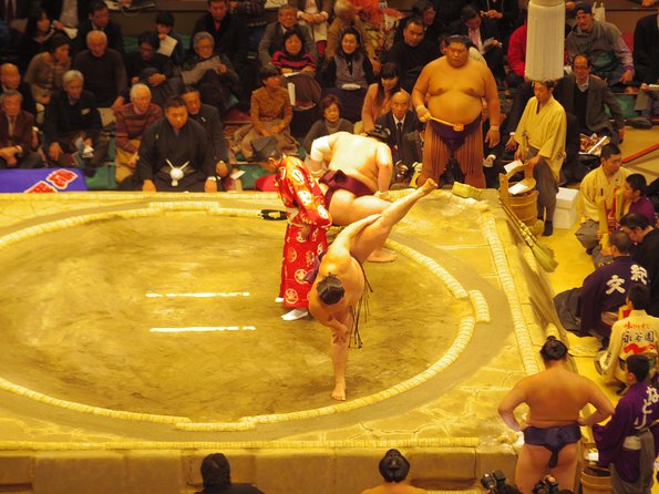 Sumo Wrestling Tournament Experience in Tokyo - Positive Reviews and Knowledgeable Guides