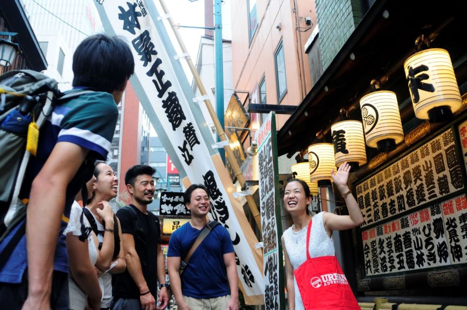 Tokyo: Shinjuku Drinks and Neon Nightlife Tour - Explore Kabukicho, Shinjukus Red Light District