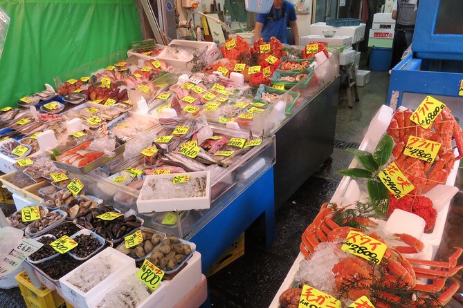 5:00 Toyosu and Tsukiji Morning Market With Gov. Licensed Guide - Interacting With a Licensed Guide