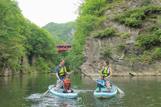 Private Natural Beauty of Sapporo by SUP at Jozankei Onsen - Relaxing Onsen Visit