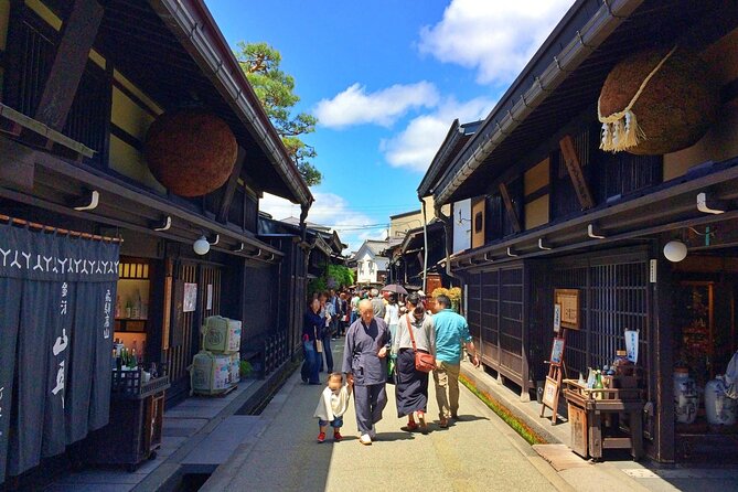 Takayama Arts & Crafts Local Culture Private Tour With Government-Licensed Guide - Reviews