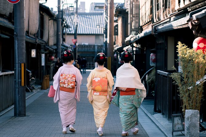 2 Hours Tour in Historic Gion: Geisha Spotting Area Tour - Full Refund Policy