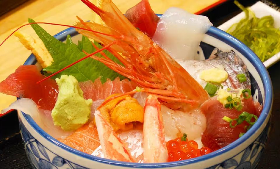 Tokyo: Ibaraki, Hitachi Park & Oarai Isosaki Shrine Day Trip - Nakaminato Fish Market