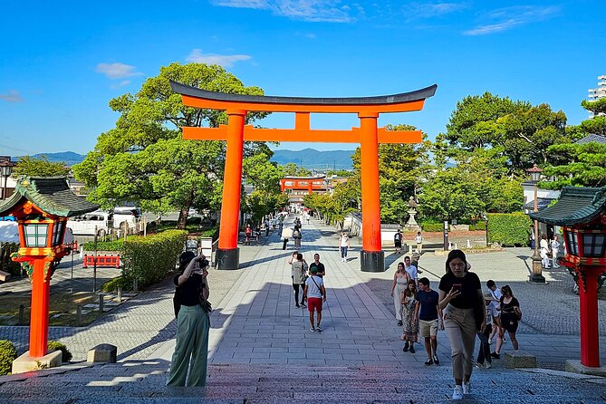 Kyoto: Fushimi Inari Taisha Small Group Guided Walking Tour - Small Group Experience