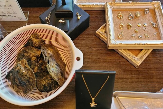 Experience Extracting Pearls From Akoya Oysters - Quick Takeaways