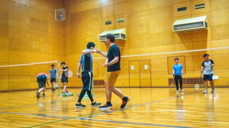 Osaka: Badminton Lesson With Racket Rental