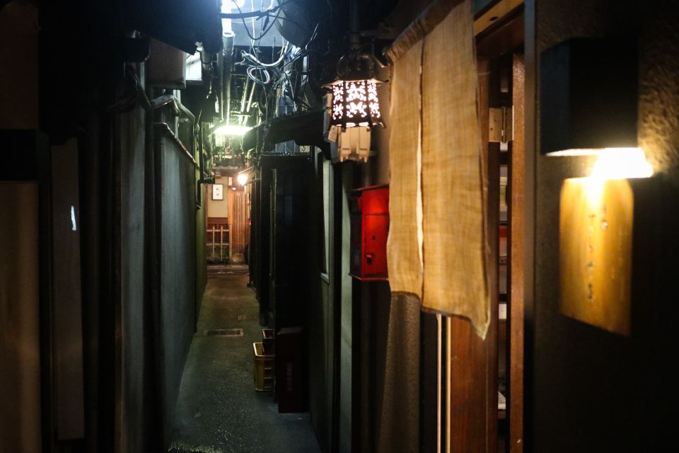 Kyoto : 3-Hour Bar Hopping Tour in Pontocho Alley at Night - Booking Information