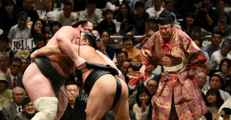 Tokyo: Grand Sumo Tournament Tour