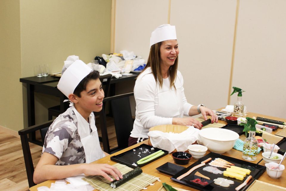 Tokyo: Tsukiji Market Guided Tour & Sushi-Making Experience - Sushi-Making Experience in a State-Of-The-Art Kitchen