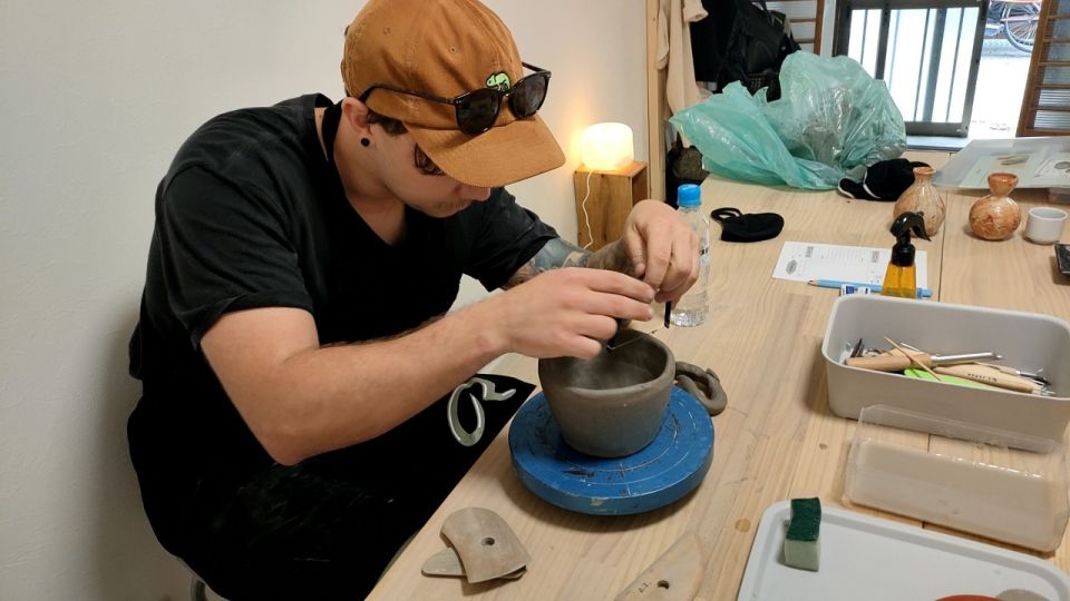 Osaka: Private Workshop on Traditional Japanese Ceramics - Meeting Point and Guide Identification