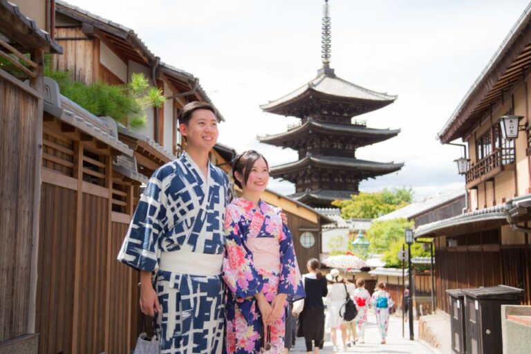 Kyoto: Private Photoshoot With a Vacation Photographer