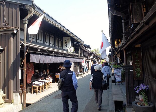 Takayama Oldtownship Walking Tour With Local Guide. (About 70min) - Quick Takeaways