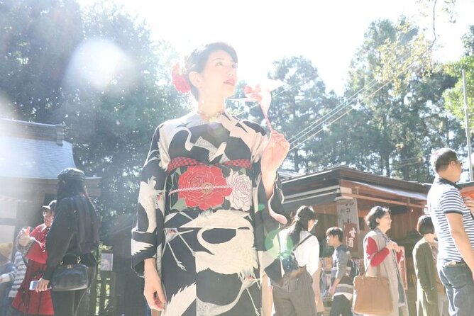 Traditional Kimono Rental Experience in Osaka